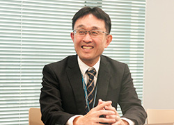 上野 陽治 氏